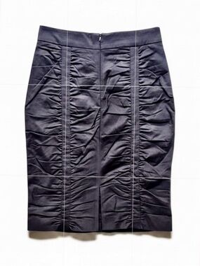 Iris Women’s Ruched Pencil Skirt. Black. Size 4